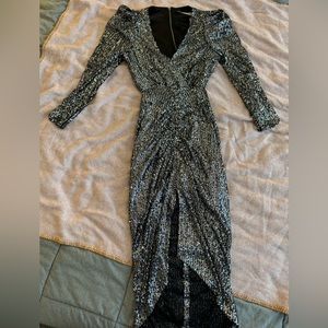 Astr the Label Sequin Midi Long Sleeve Open back Dress. Size small